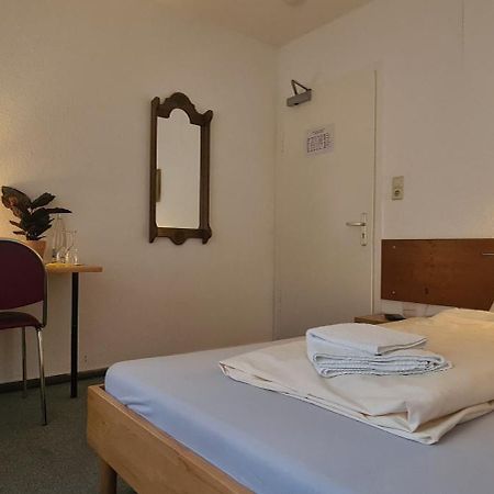 Hotel Lamm Stuttgart Rum bild