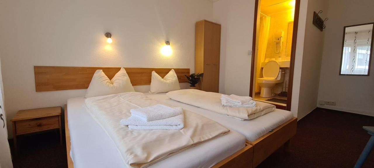 Hotel Lamm Stuttgart Rum bild