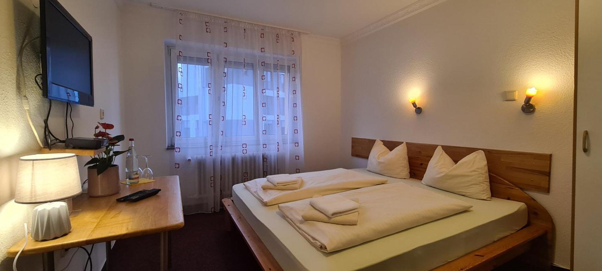 Hotel Lamm Stuttgart Rum bild