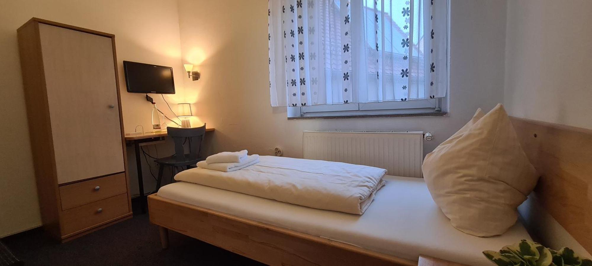 Hotel Lamm Stuttgart Rum bild