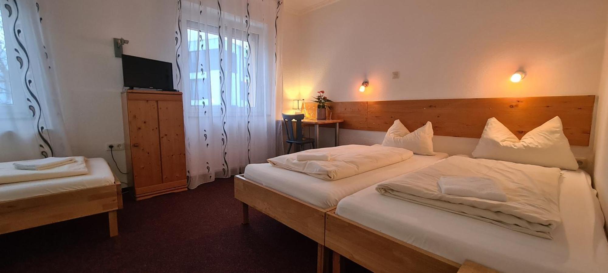 Hotel Lamm Stuttgart Rum bild